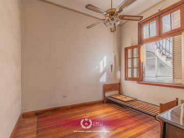 Venta casa 8 ambientes patios 5 baños terraza garage 314M² sobre terreno USAA de 127M² San Cristóbal
