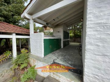 VENTA, Casa DE 5 AMBIENTES. ZONA Lasalle, Pinamar