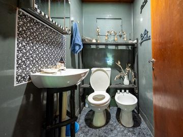 Venta casa de 3 dormitorios  con jardín y pileta, Oliveros