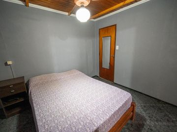 Venta casa de 3 dormitorios  con jardín y pileta, Oliveros