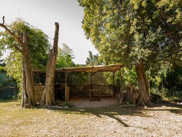 Venta casa de 3 dormitorios  con jardín y pileta, Oliveros