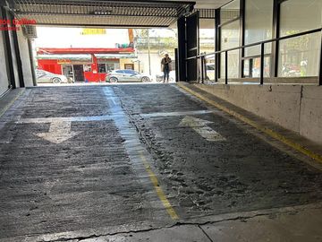 Cochera en entrepiso descubierta con media sombra N 13