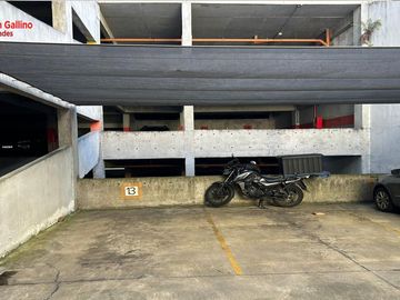 Cochera en entrepiso descubierta con media sombra N 13