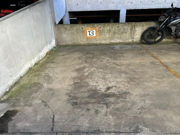 Cochera en entrepiso descubierta con media sombra N 13