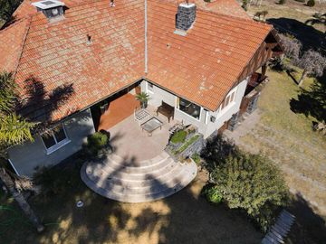 Venta Chalet Historico en La Falda - 6 Dorm y Gran Parque - Escritura