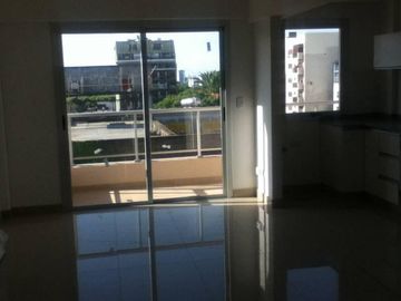 mono-ambiente divisible con gimnasio y piscina