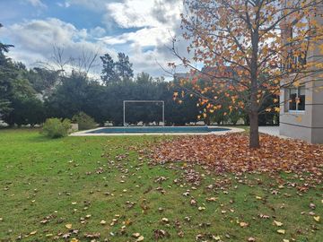 Casa de 5 ambientes a la venta sobre lote central