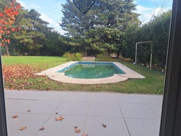 Casa de 5 ambientes a la venta sobre lote central
