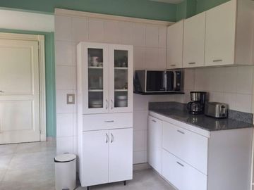 Casa de 5 ambientes a la venta sobre lote central