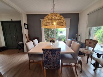 Casa de 5 ambientes a la venta sobre lote central