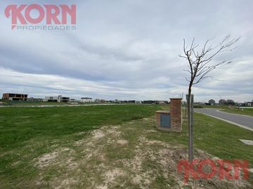 Lote con espectacular vista a la laguna central Barrio Los Puentes Nordelta
