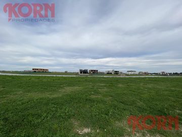 Lote con espectacular vista a la laguna central Barrio Los Puentes Nordelta