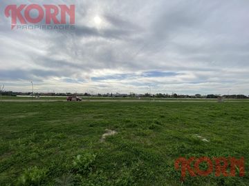 Lote con espectacular vista a la laguna central Barrio Los Puentes Nordelta