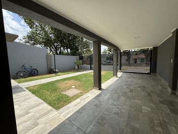 Casa en venta en Oliveros | 3 dormitorios | Pisicina | Quincho