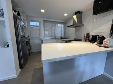 Casa en venta en Oliveros | 3 dormitorios | Pisicina | Quincho