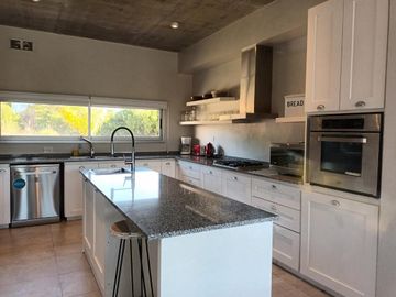 Casa en Venta Costa Esmeralda Barrio Marítimo, 4 Dormitorios 290m² Pileta USD 410.000