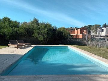 Casa en Venta Costa Esmeralda Barrio Marítimo, 4 Dormitorios 290m² Pileta USD 410.000