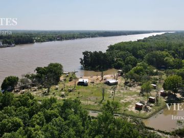 isla en Parana De Las Palmas Campana