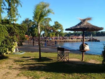 isla en Parana De Las Palmas Campana