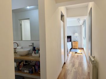 Departamento de 3 dormitorios, 2 cocheras y terraza exclusiva con parrilla