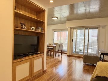 Departamento de 3 dormitorios, 2 cocheras y terraza exclusiva con parrilla