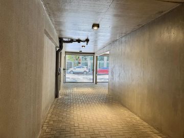 Departamento de 3 dormitorios, 2 cocheras y terraza exclusiva con parrilla