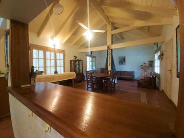 Hermosa propiedad con 3.000 m2 de lote en Barrio Parque Exaltación