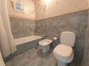Hermosa propiedad con 3.000 m2 de lote en Barrio Parque Exaltación