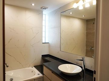 Departamento de 2 dormitorios con radiadores en zona rio de excelente calidad constructiva