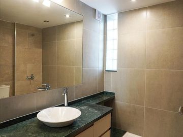 Departamento de 2 dormitorios con radiadores en zona rio de excelente calidad constructiva