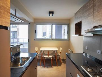 Departamento de 2 dormitorios con radiadores en zona rio de excelente calidad constructiva