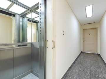 Venta departamento 2 dormitorios   dependencia de servicio Centro