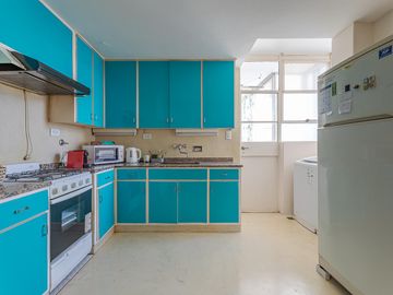Venta departamento 2 dormitorios   dependencia de servicio Centro