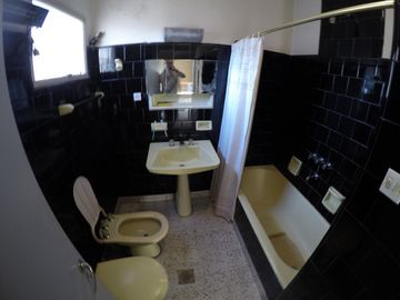Casa - Zona Centro - Pasaje Falcon 59 - En Venta - 3 dorm. 2 baños