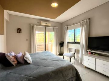 Casa en Venta Callejón Semi Privado Calle Gutiérrez Inmediaciones Club de Campo V, pileta, cochera