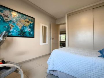 Casa en Venta Callejón Semi Privado Calle Gutiérrez Inmediaciones Club de Campo V, pileta, cochera