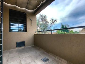 Casa en Venta Callejón Semi Privado Calle Gutiérrez Inmediaciones Club de Campo V, pileta, cochera