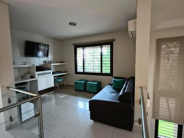 Casa en Venta Callejón Semi Privado Calle Gutiérrez Inmediaciones Club de Campo V, pileta, cochera