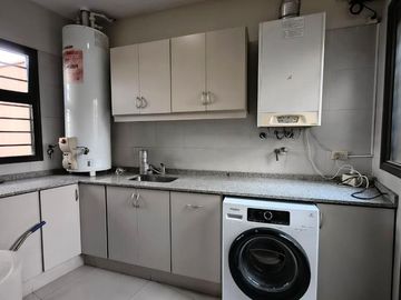 Casa en Venta Callejón Semi Privado Calle Gutiérrez Inmediaciones Club de Campo V, pileta, cochera