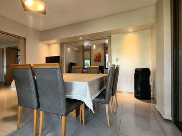 Casa en Venta Callejón Semi Privado Calle Gutiérrez Inmediaciones Club de Campo V, pileta, cochera