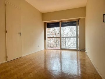 APTO CREDITO | 2 AMBIENTES CON BALCON | FLORES