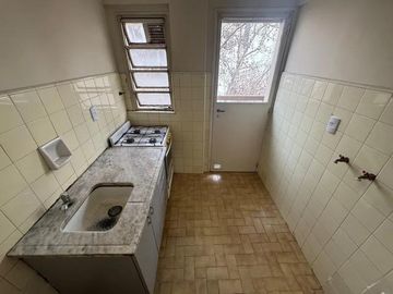 APTO CREDITO | 2 AMBIENTES CON BALCON | FLORES