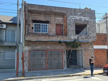 Edificio Comercial en Venta en Lanús