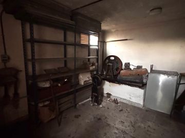 Nave Industrial - ex fábrica de costura con montacargas Caseros