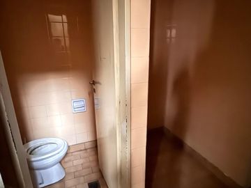 Nave Industrial - ex fábrica de costura con montacargas Caseros