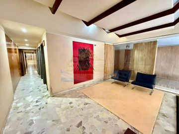 Venta Departamento 3 ambientes con Balcon al frente, Lavadero y Toilette en Palermo