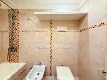 Venta Departamento 3 ambientes con Balcon al frente, Lavadero y Toilette en Palermo