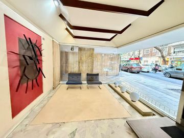 Venta Departamento 3 ambientes con Balcon al frente, Lavadero y Toilette en Palermo