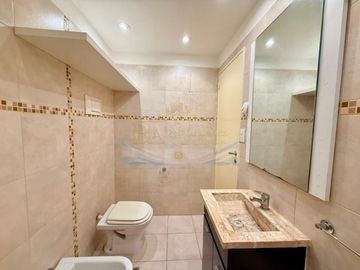 Venta Departamento 3 ambientes con Balcon al frente, Lavadero y Toilette en Palermo