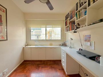 Venta Departamento 3 ambientes con Balcon al frente, Lavadero y Toilette en Palermo